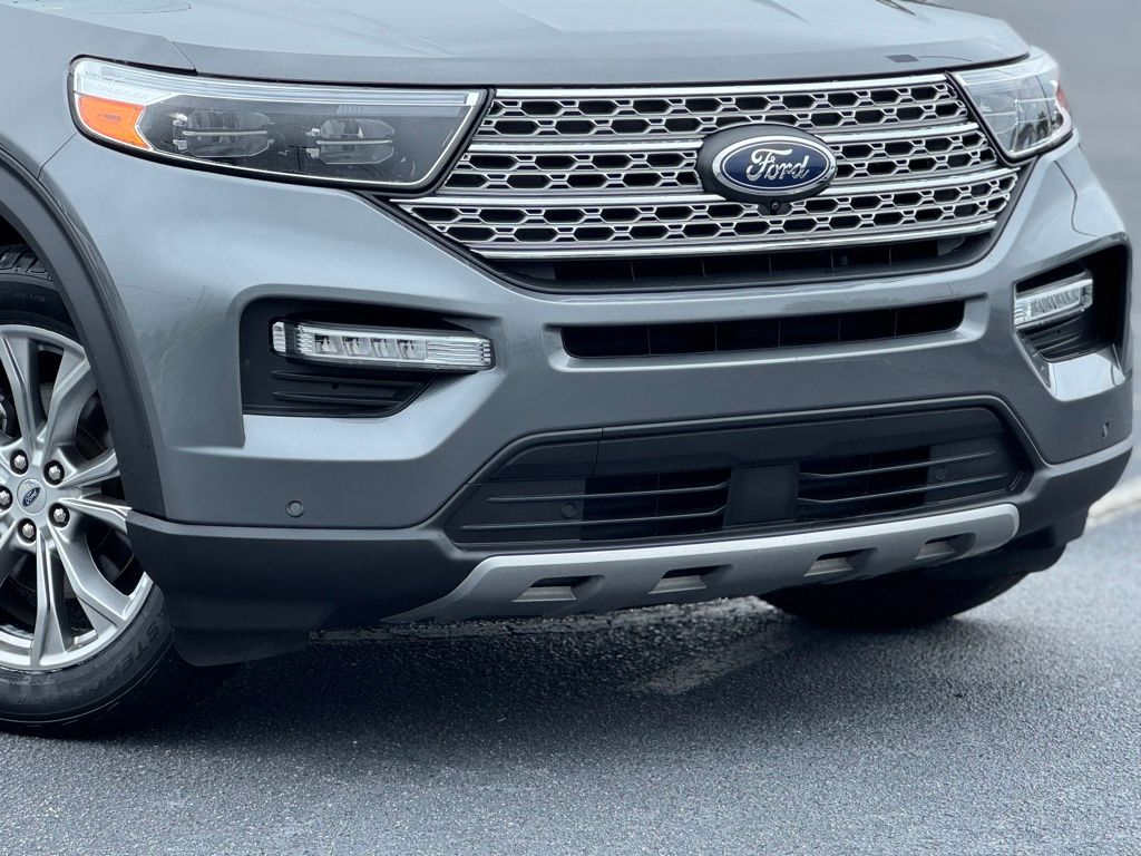 2023 Ford Explorer Limited photo 3