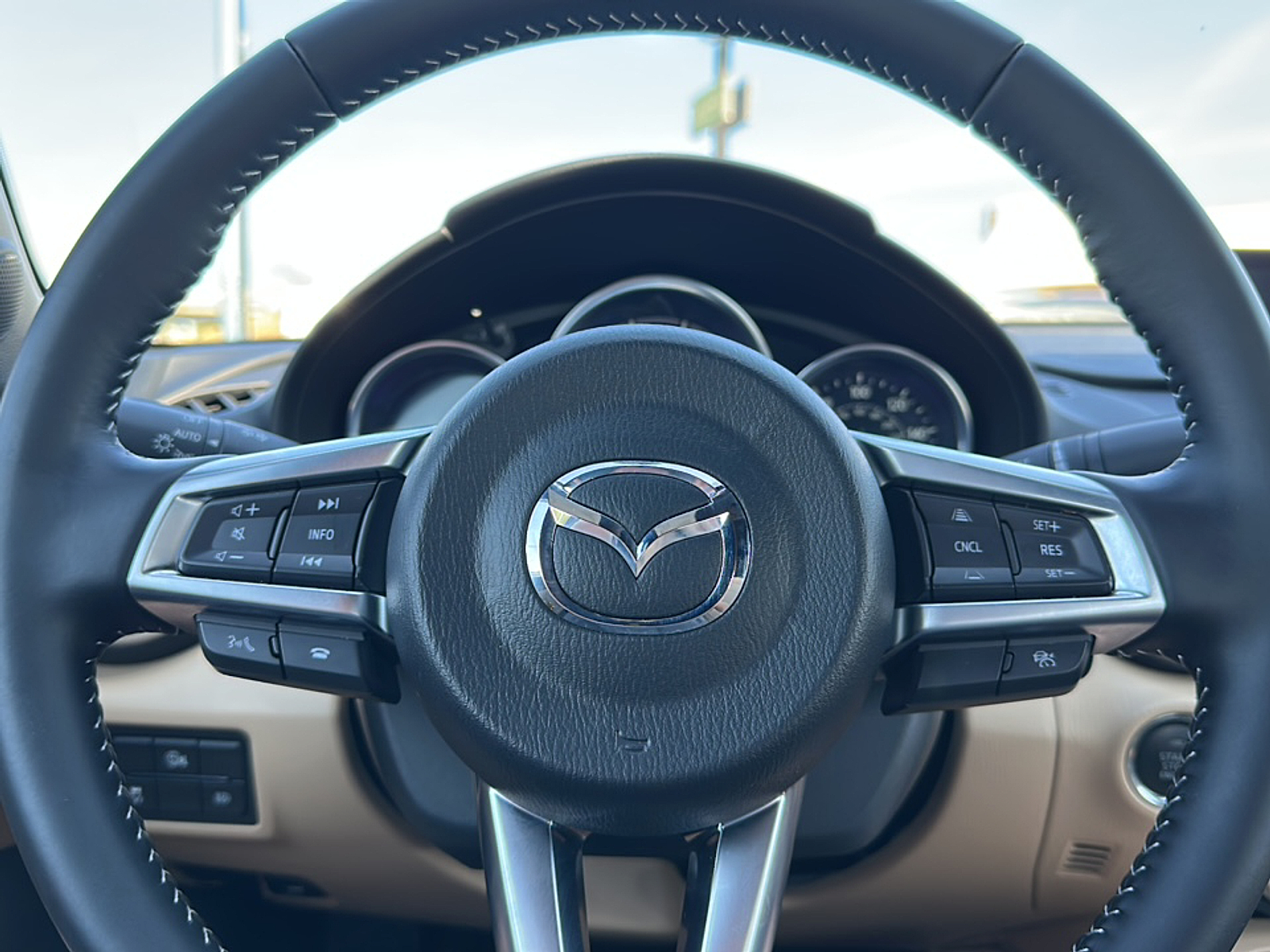 2024 Mazda MX-5 Miata Miata Grand Touring photo 9