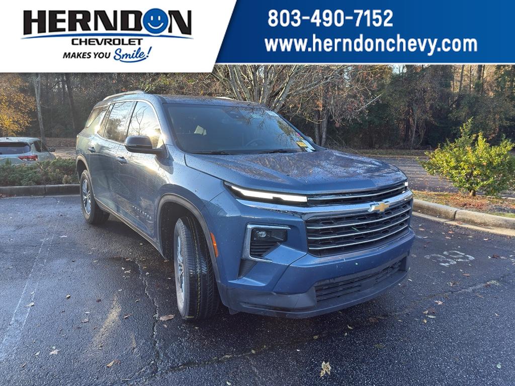 2025 Chevrolet Traverse LT's photo