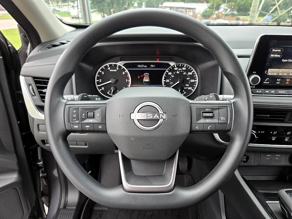 2025 Nissan Rogue S photo 16