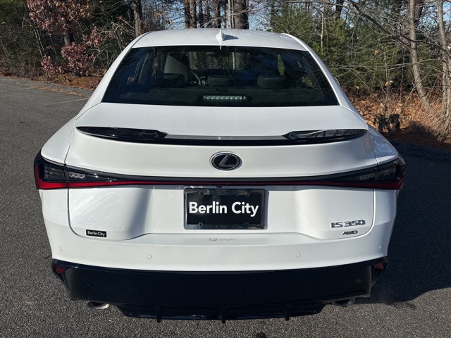 2025 Lexus IS 350 F SPORT photo 4