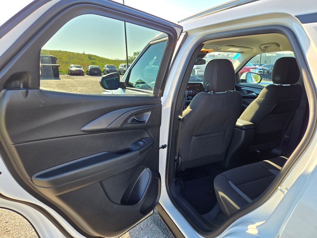 2025 Chevrolet Trailblazer LT photo 22