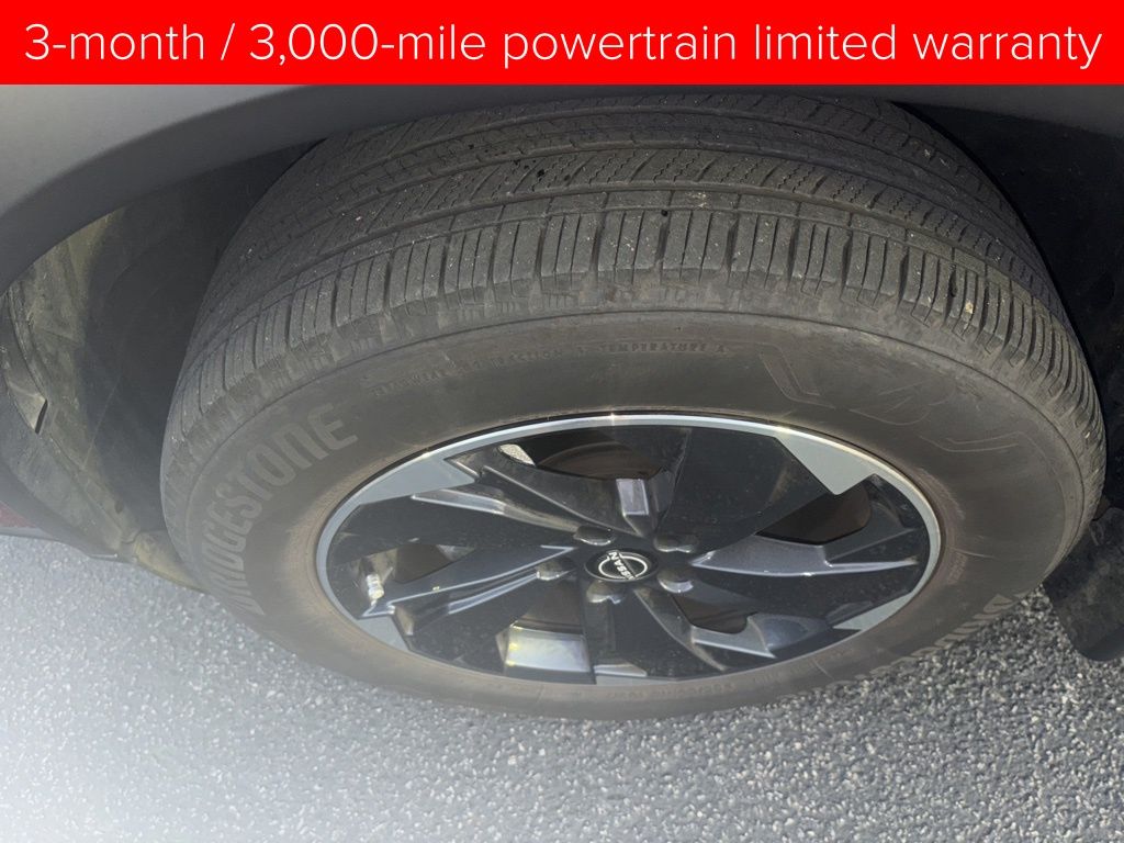 2024 Nissan Rogue SV photo 2