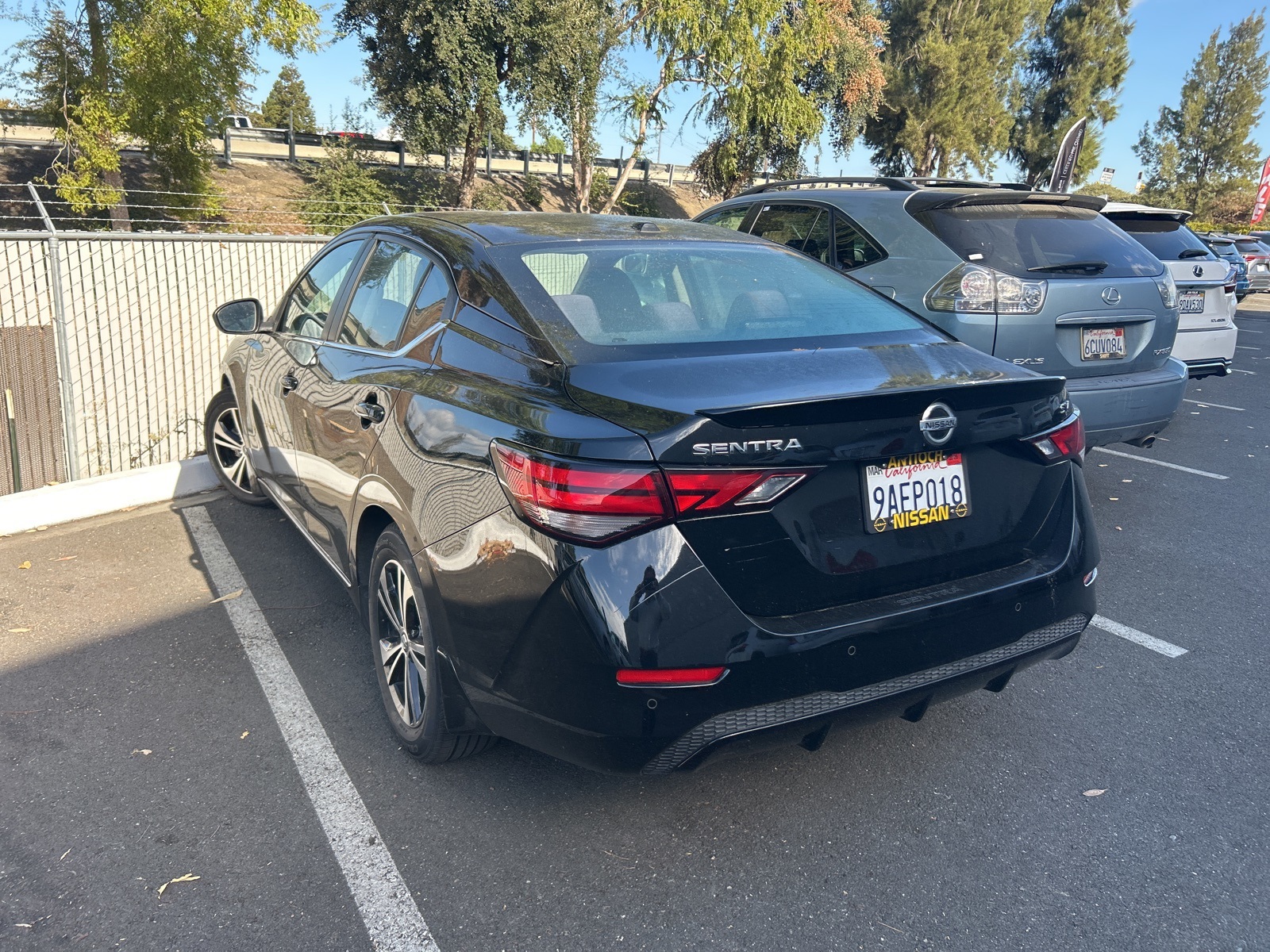 2022 Nissan Sentra SV photo 3