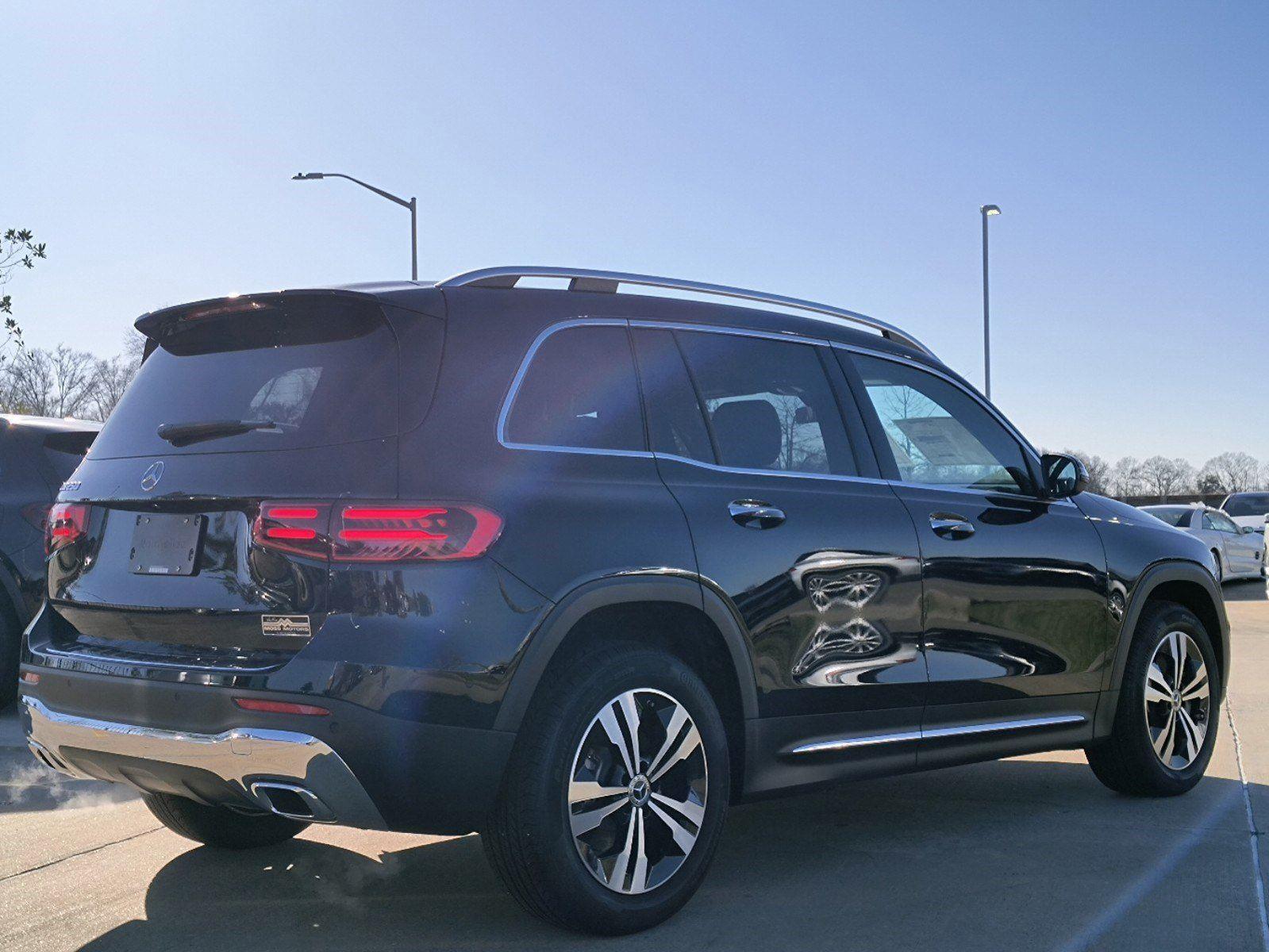 2025 Mercedes Benz GLB 250 photo 4