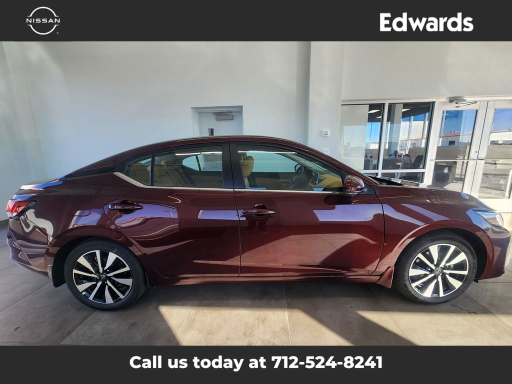 2025 Nissan Sentra SV's photo