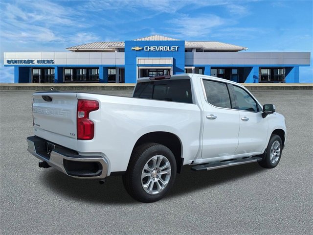 2025 Chevrolet Silverado 1500 LTZ photo 3