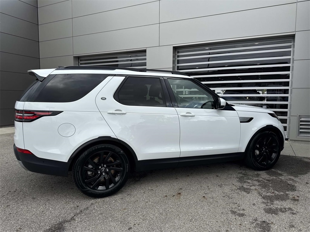2020 Land Rover Discovery HSE photo 6