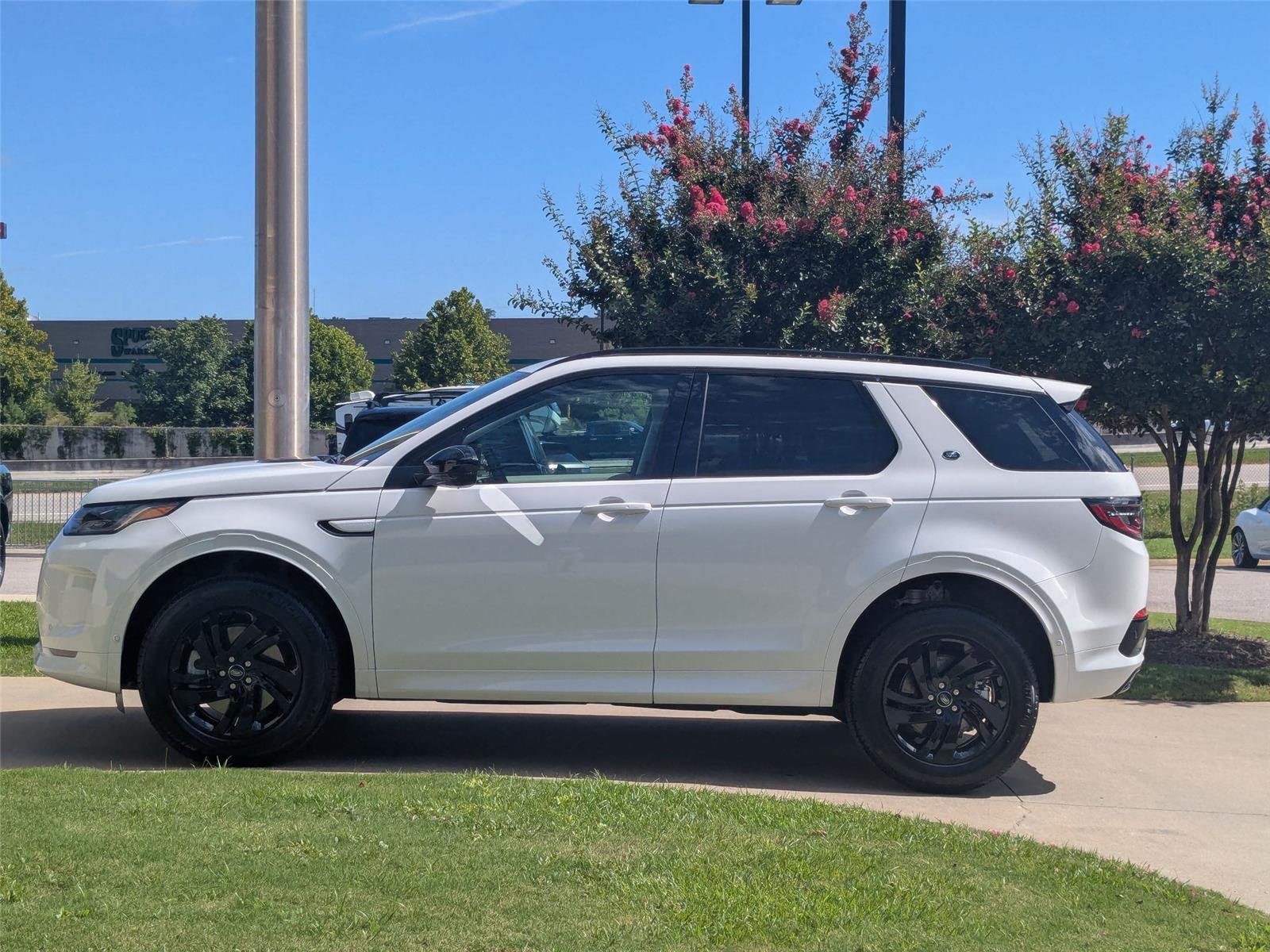 2025 Land Rover Discovery Sport S photo 7