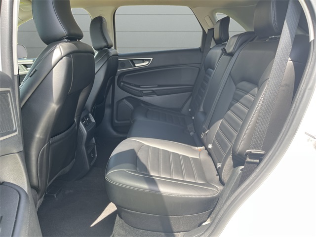 2022 Ford Edge SEL photo 23