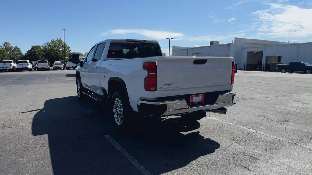 2025 Chevrolet Silverado 2500HD LTZ photo 7