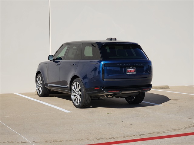 2025 Land Rover Range Rover SE photo 3