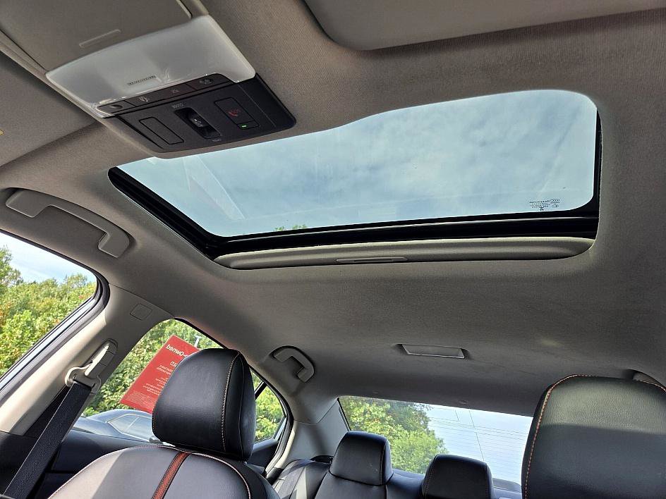 2024 Nissan Sentra SR photo 10