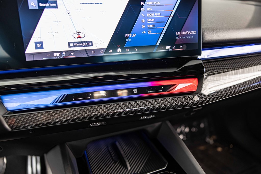 2025 BMW M5 - Image 28