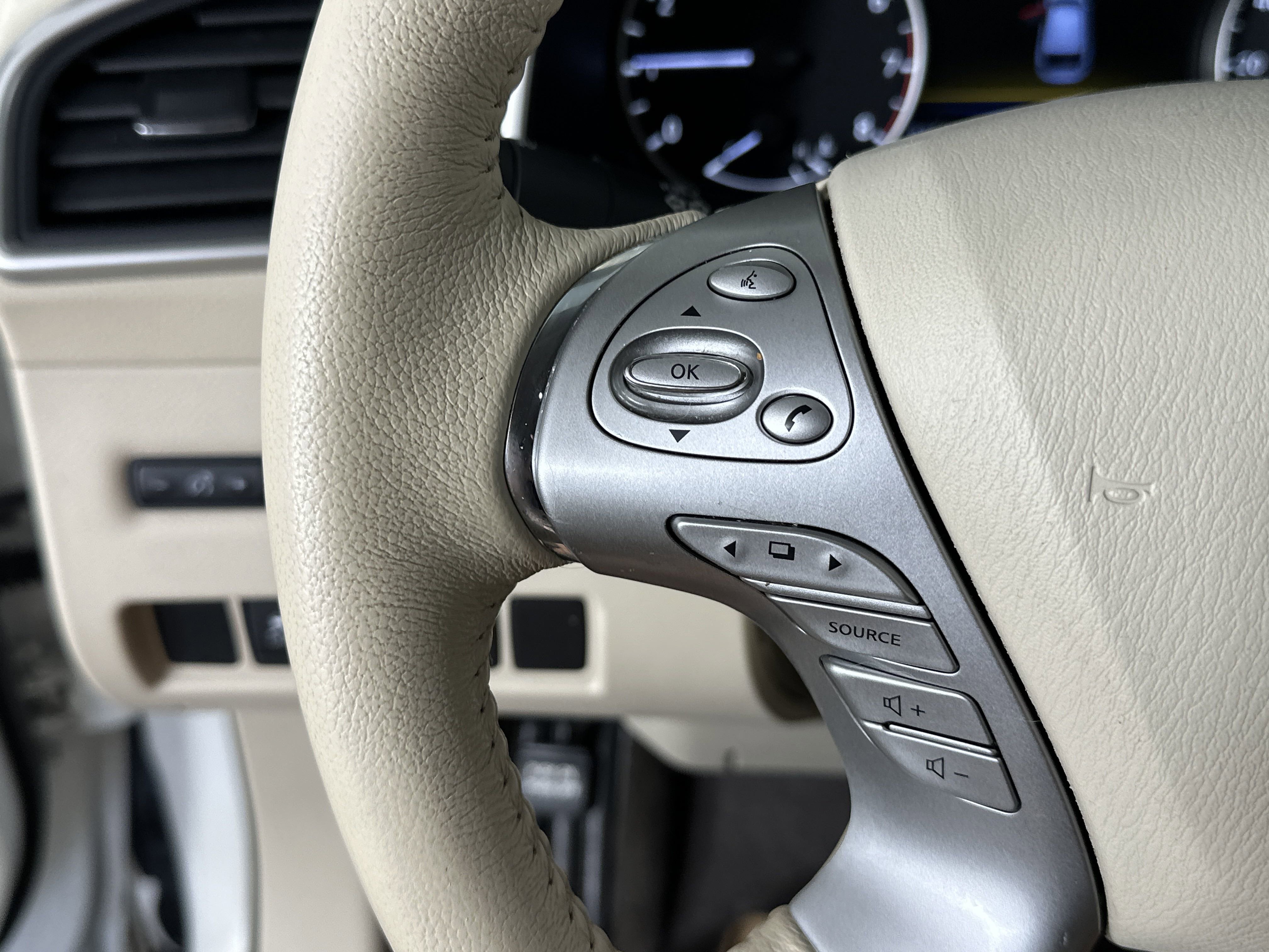 2017 Nissan Murano SL photo 18