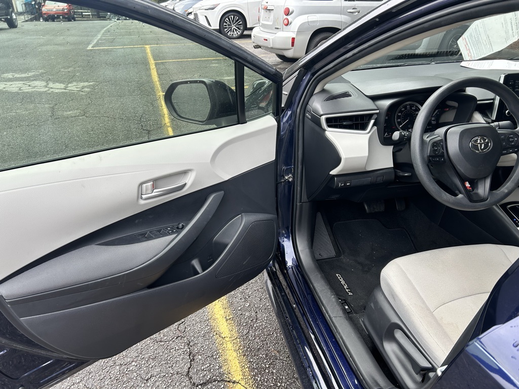 2020 Toyota Corolla LE photo 4