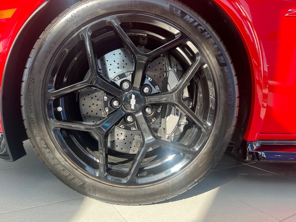 2015 Chevrolet Camaro Z28 photo 4
