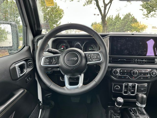 2024 Jeep Wrangler Sahara 4xe photo 18