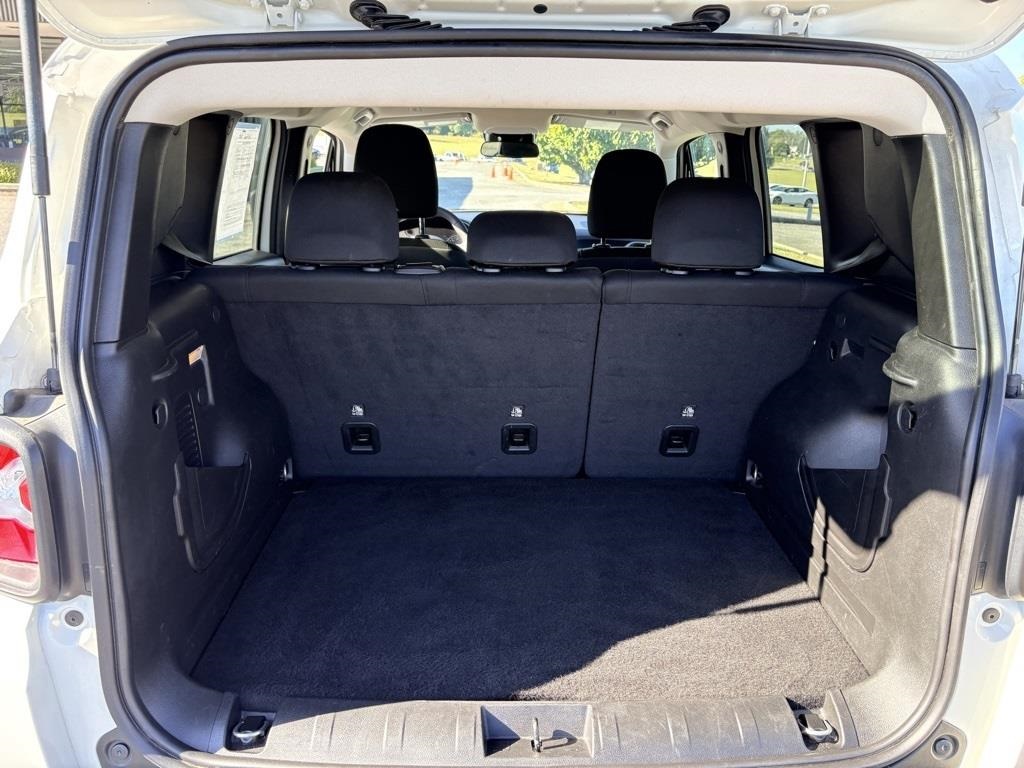 2023 Jeep Renegade Latitude photo 11