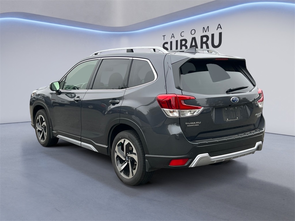 2022 Subaru Forester Touring photo 3