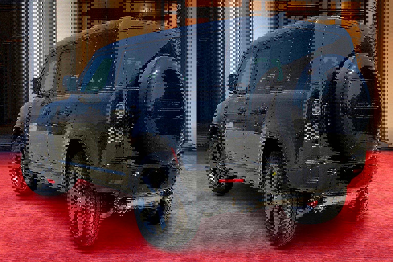 2025 Land Rover Defender 110 V8 photo 3