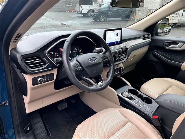 2020 Ford Escape SEL photo 12