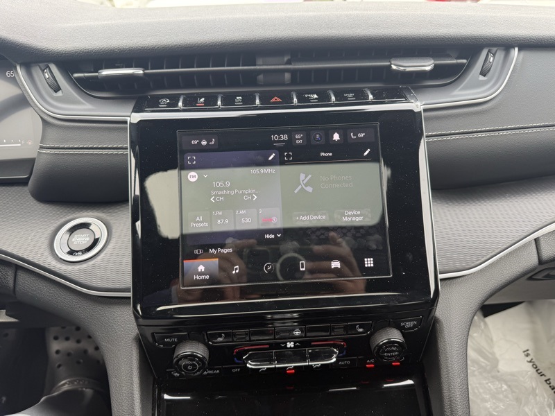 2023 Jeep Grand Cherokee Altitude photo 10