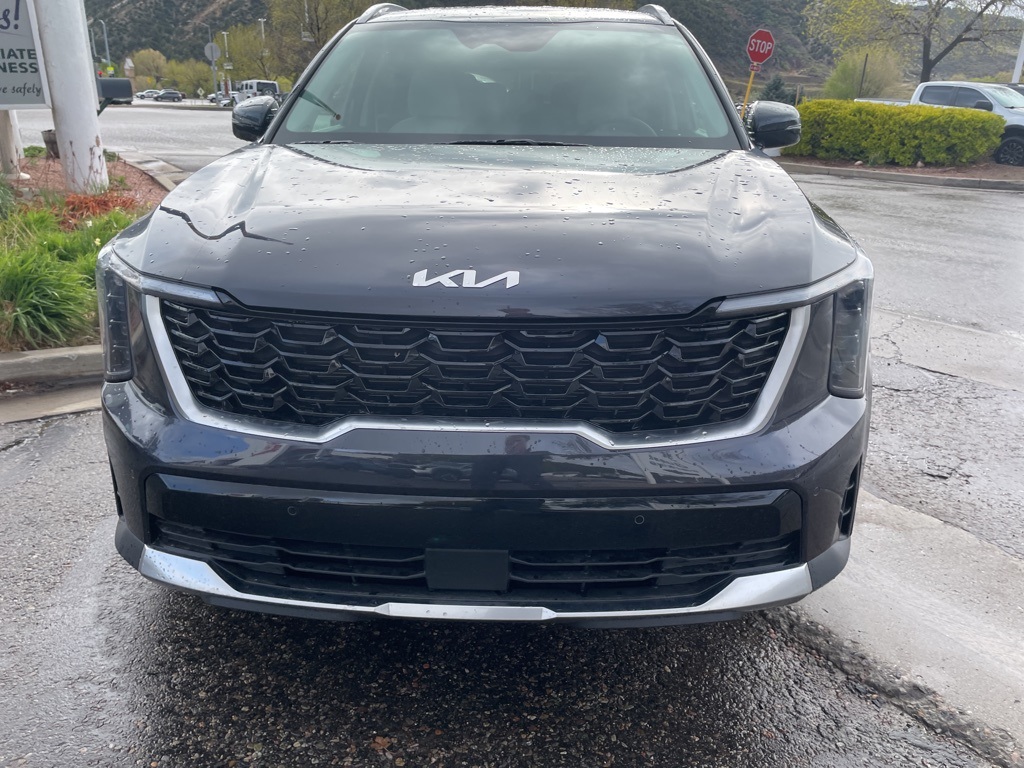 2025 Kia Sorento S photo 2