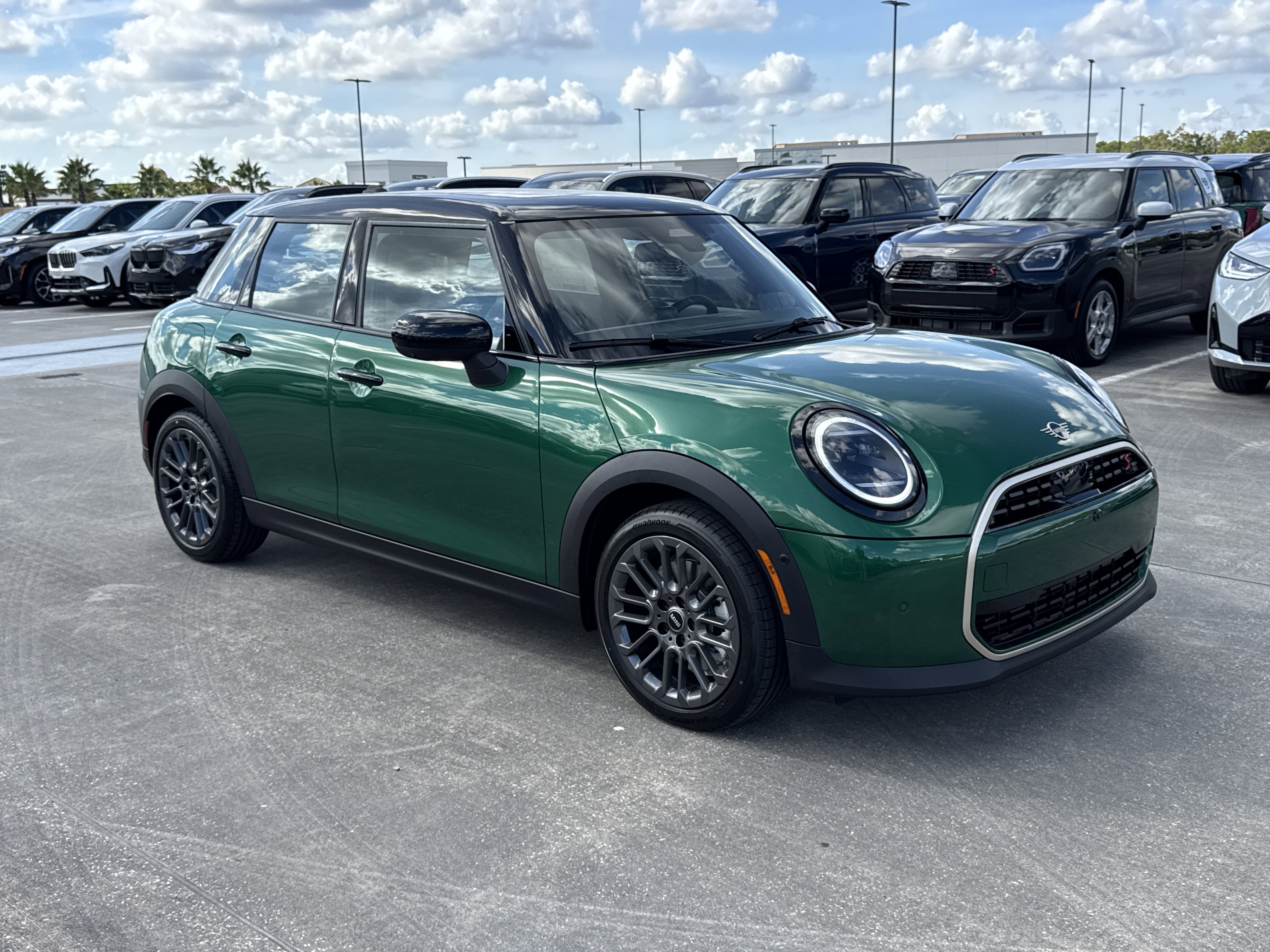 2026 MINI Hardtop 4 Door S's photo