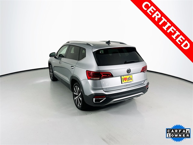 2024 Volkswagen Taos SE photo 3