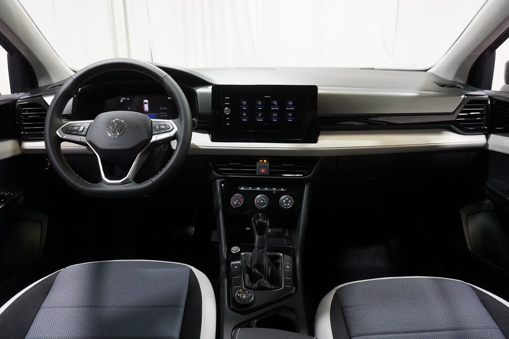 2025 Volkswagen Taos S photo 12