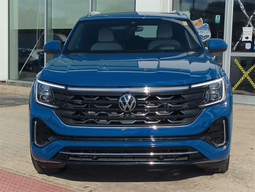2025 Volkswagen Atlas Cross Sport SEL Premium R-Line photo 3