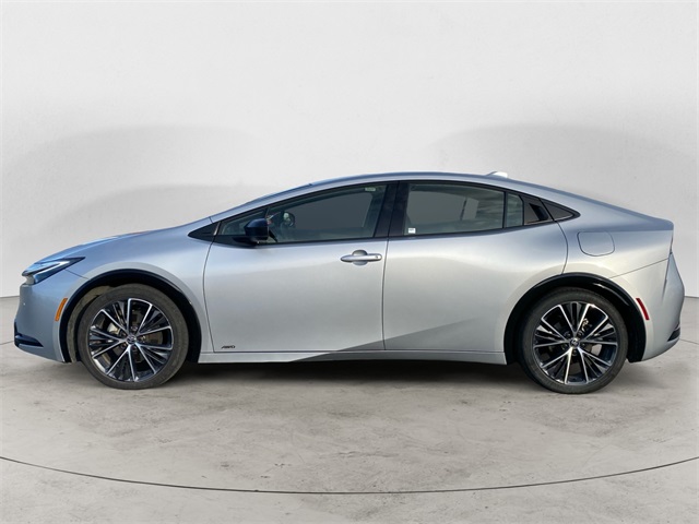 2024 Toyota Prius XLE photo 2