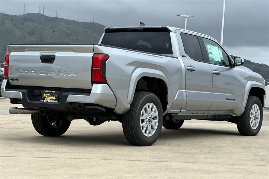 2025 Toyota Tacoma SR5 Double Cab photo 4