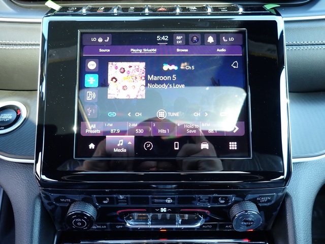 2025 Jeep Grand Cherokee Altitude photo 18