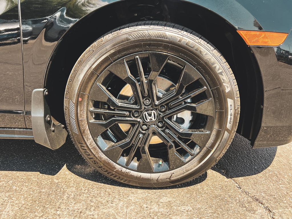 2026 Honda Odyssey photo 3