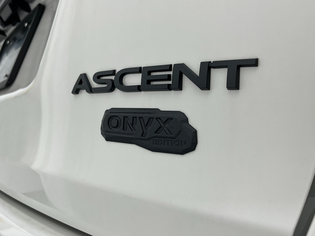 2025 Subaru Ascent Onyx Edition Touring photo 8