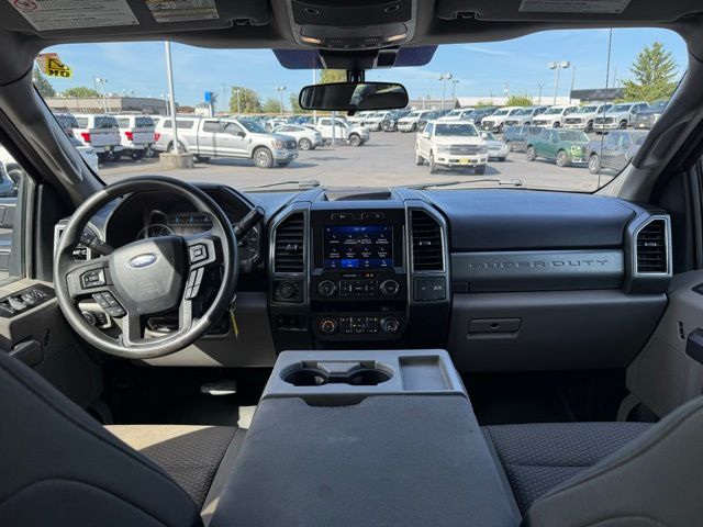 2021 Ford F-350 XLT photo 21