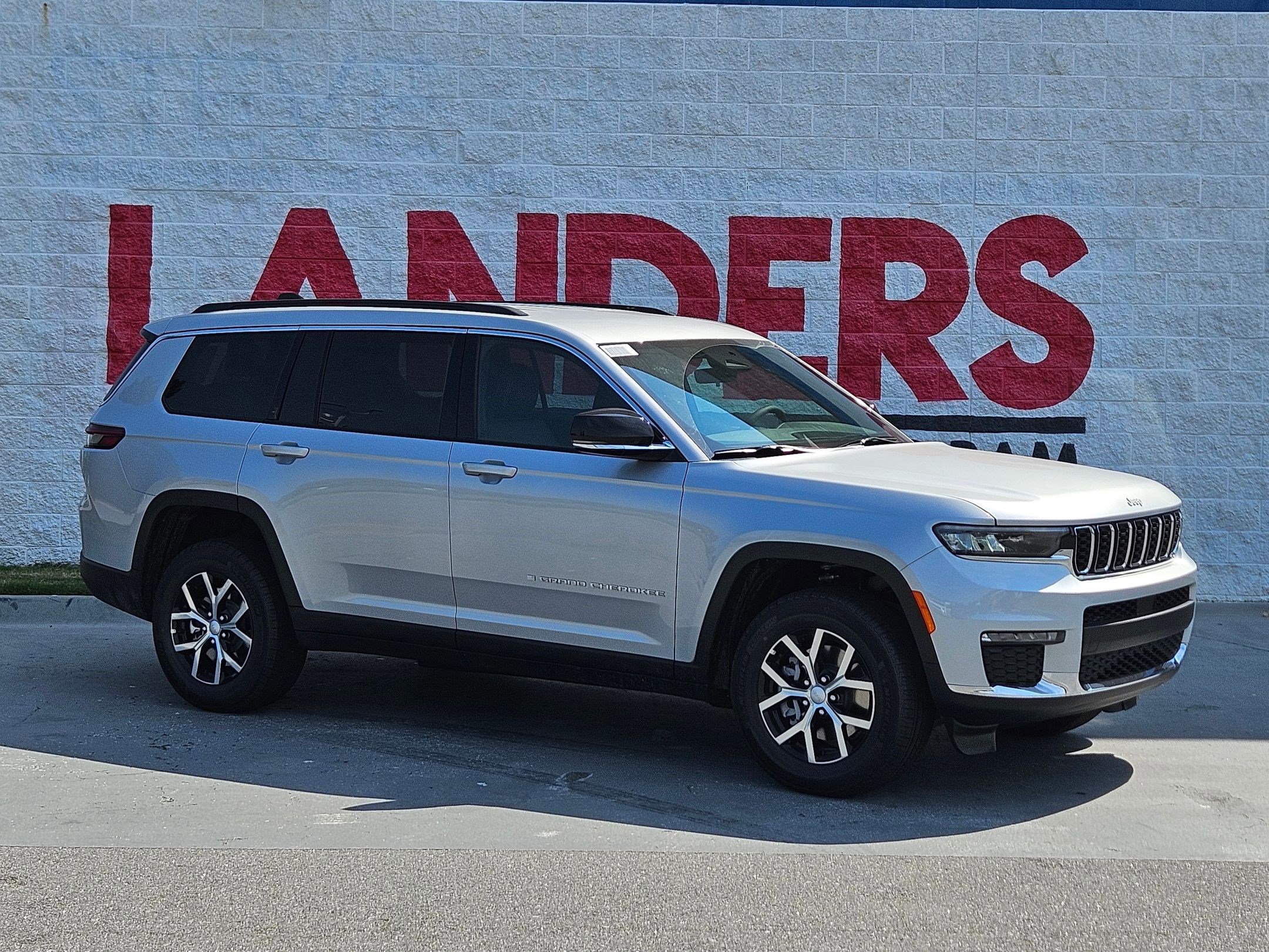 2025 Jeep Grand Cherokee L Limited's photo