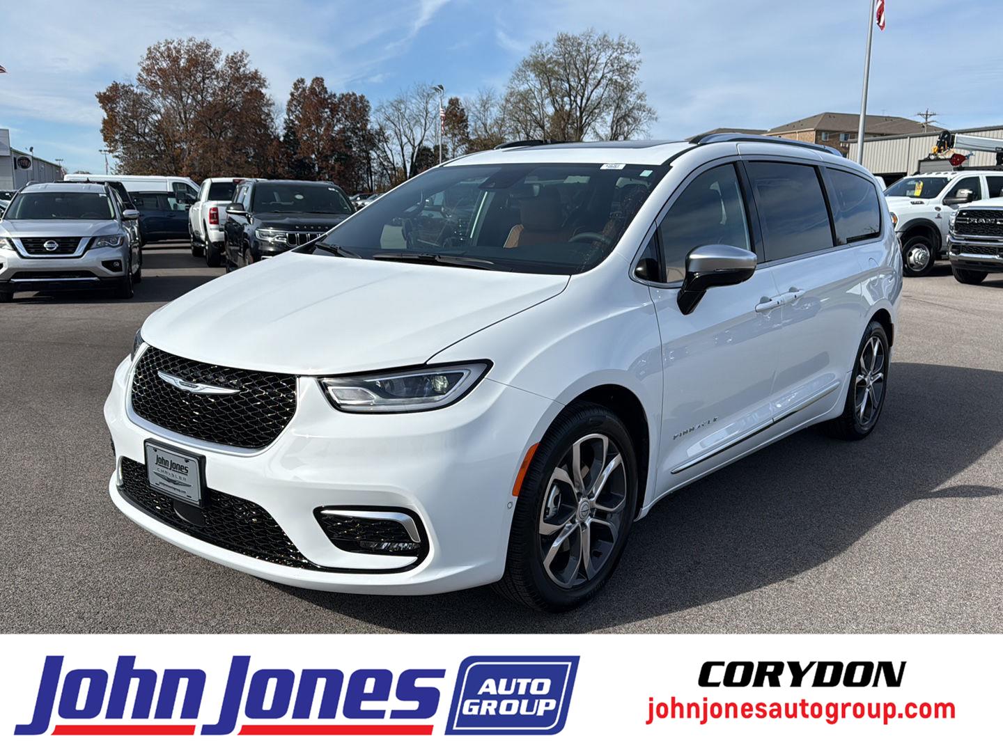 2026 Chrysler Pacifica Pinnacle's photo