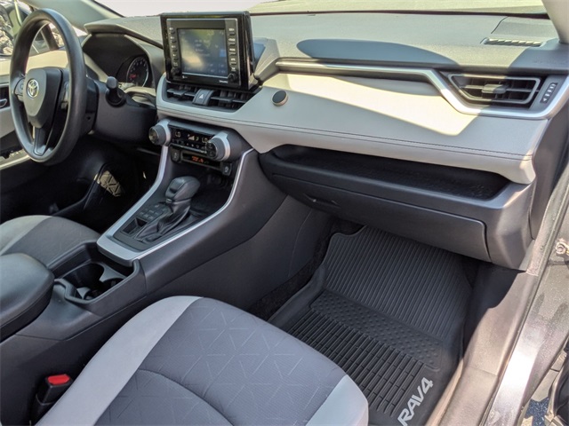 2020 Toyota RAV4 XLE photo 28