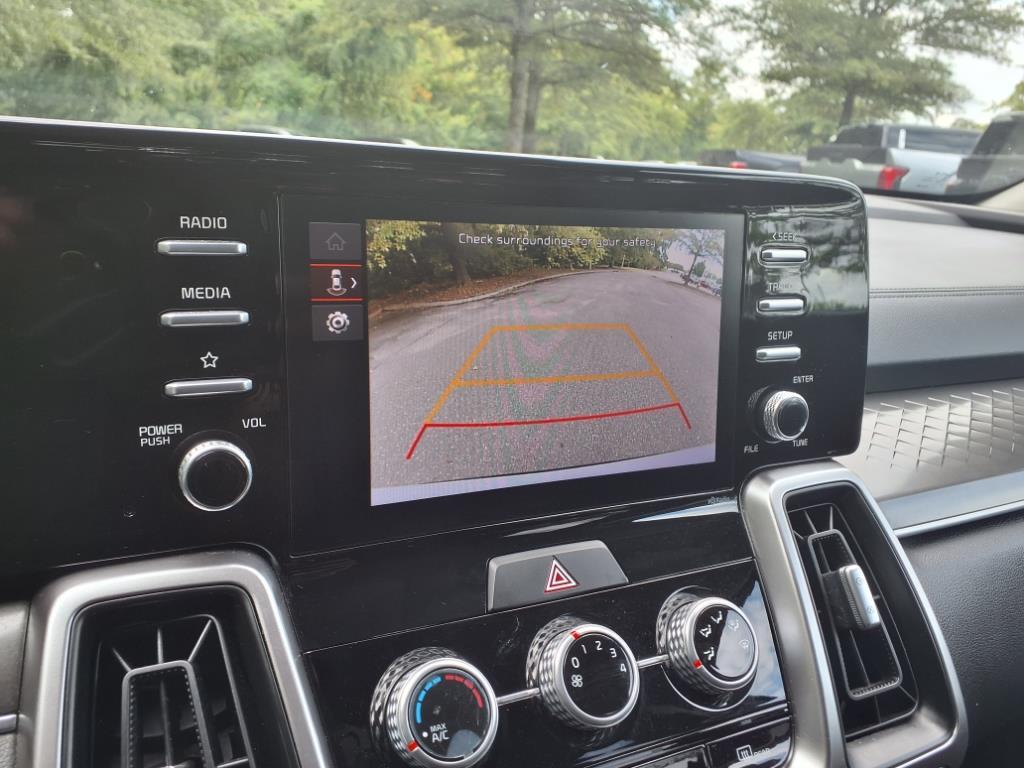 2022 Kia Sorento LX photo 23