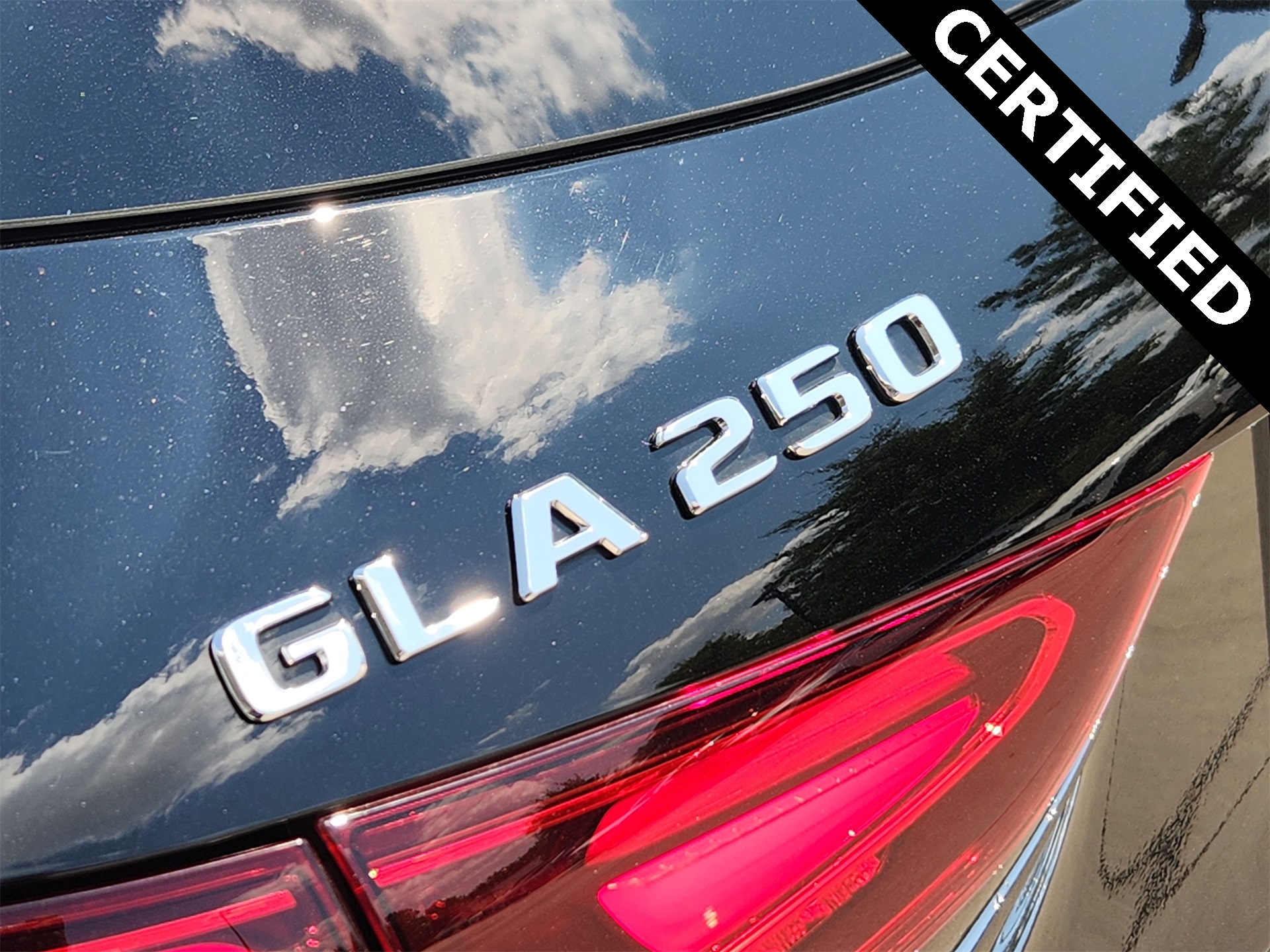 2025 Mercedes Benz GLA 250 photo 7