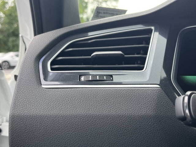 2024 Volkswagen Tiguan SE R-Line Black photo 28