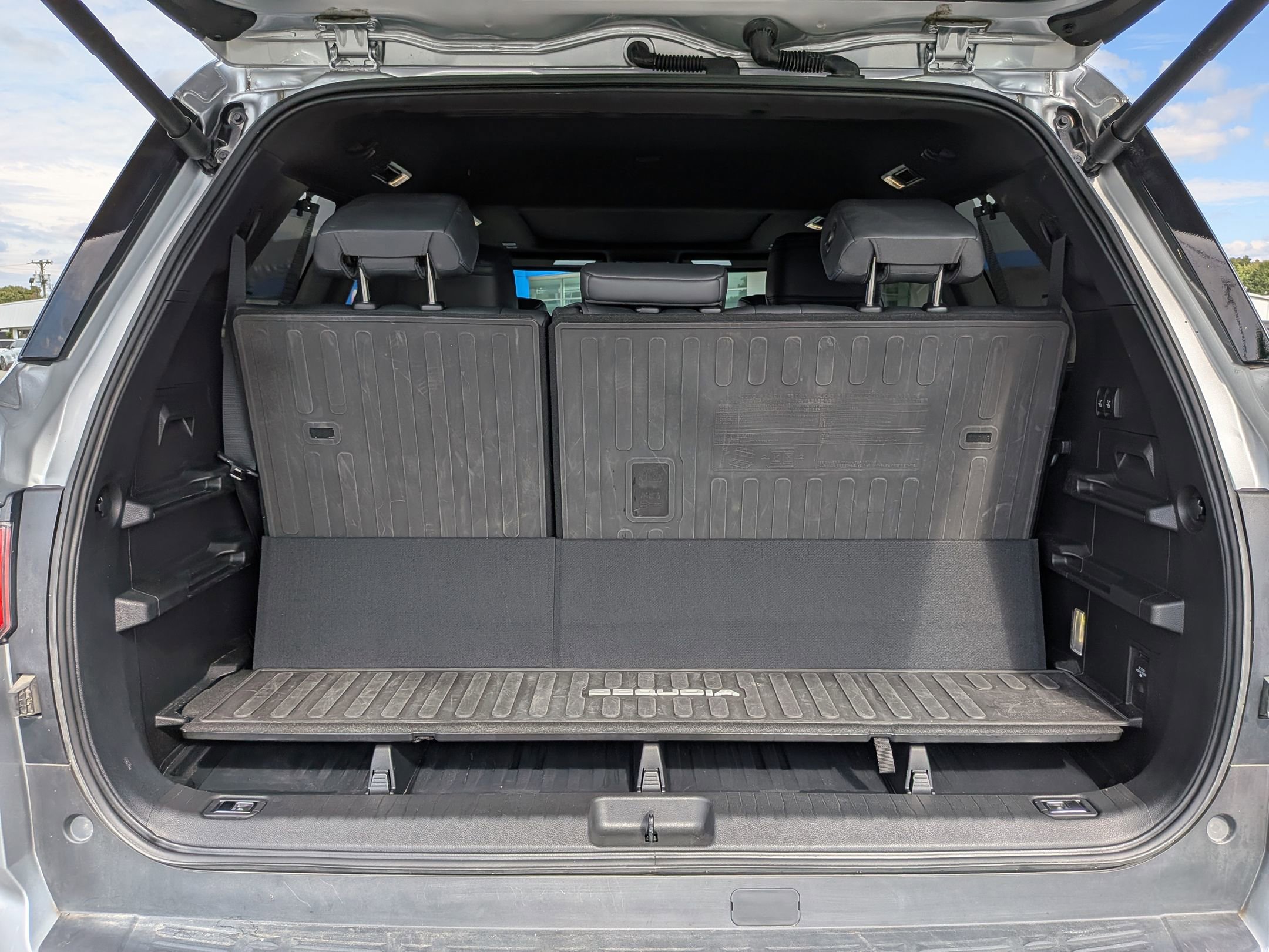 2023 Toyota Sequoia Platinum photo 34