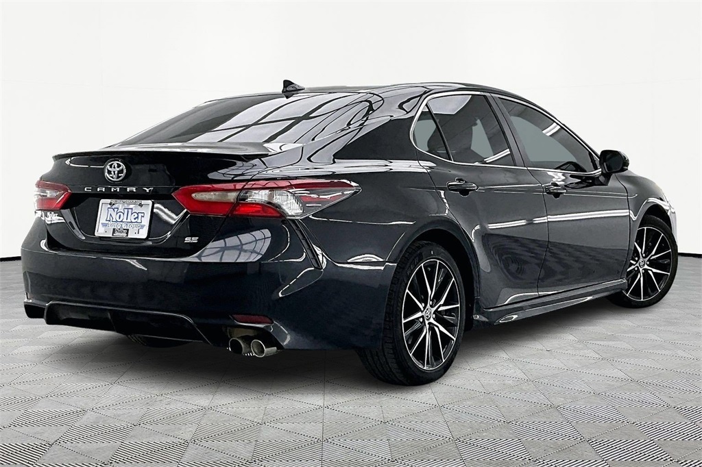 Used 2021 Toyota Camry SE with VIN 4T1G11AKXMU410297 for sale in Kansas City