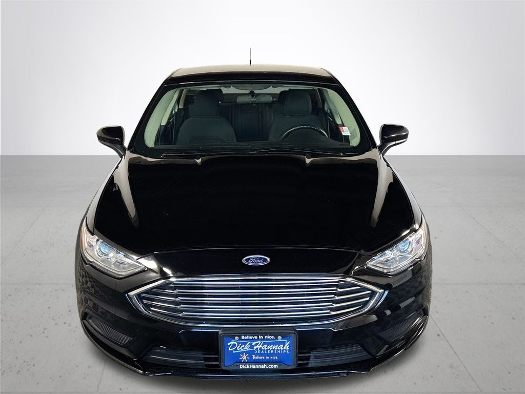 2018 Ford Fusion SE photo 2