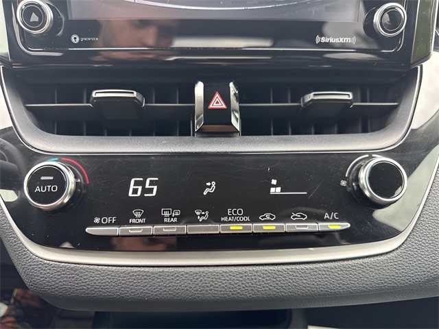 2021 Toyota Corolla LE photo 24