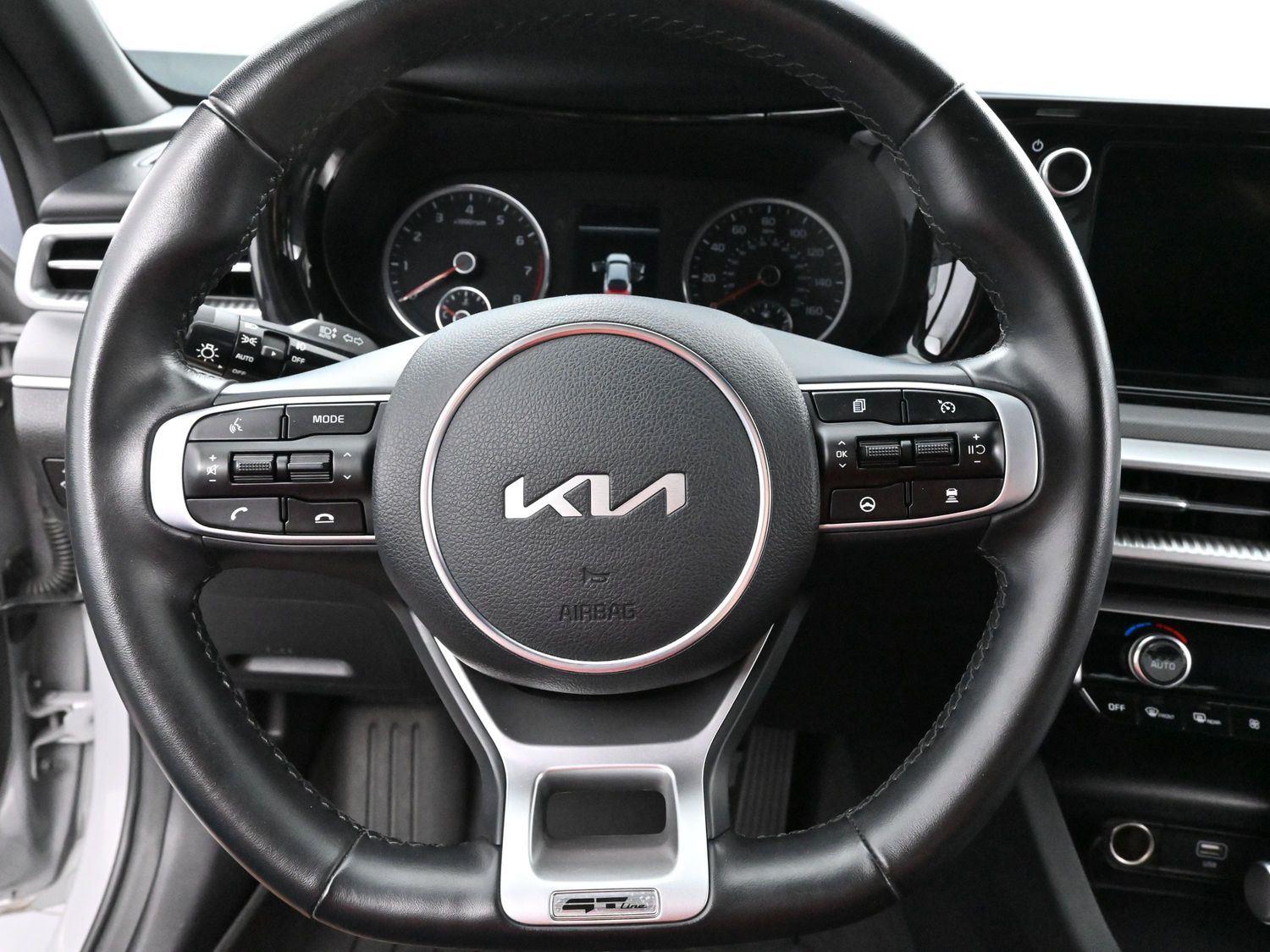 2023 Kia K5 GT-Line photo 16