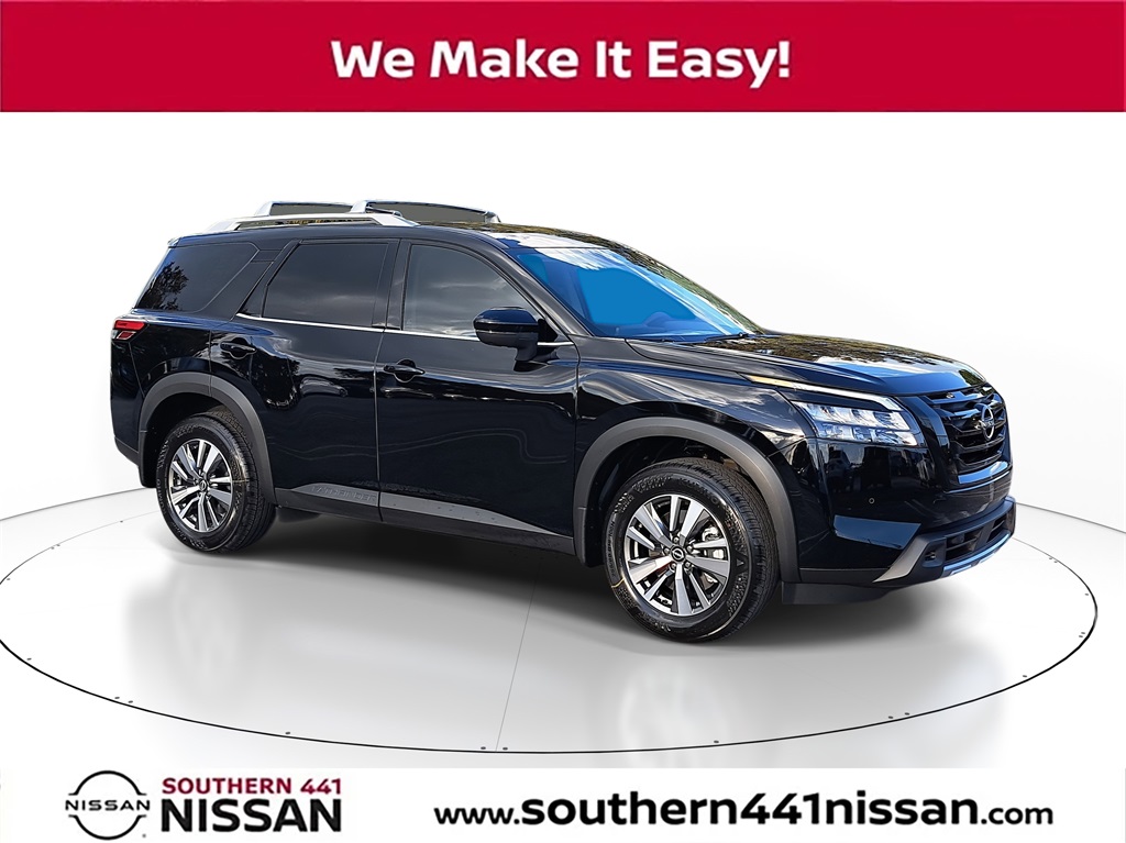 2025 Nissan Pathfinder SL's photo